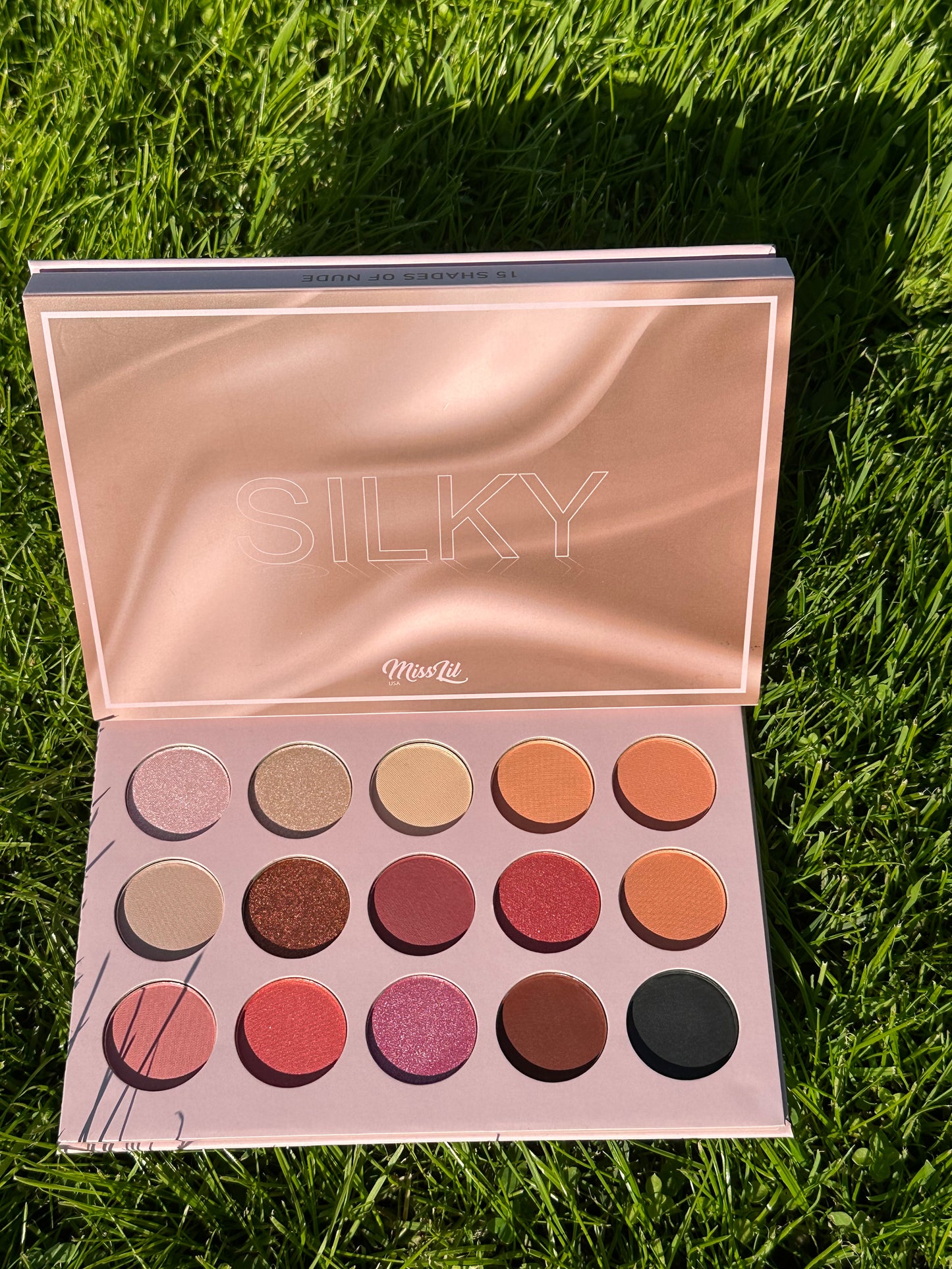 Silky Eyeshadow Palette 15 colors